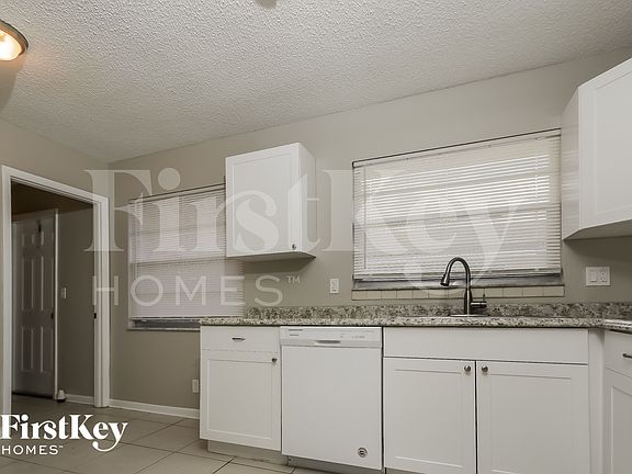 5th image of 220 Broward Ave