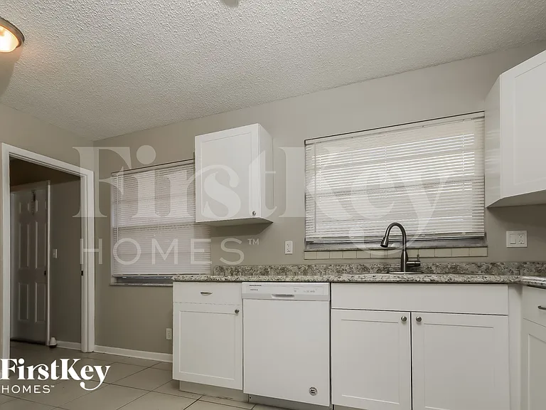 220 Broward Ave — Photo 5