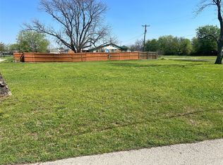 116 E Hinton St, Tioga, TX 76271