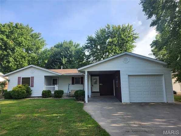 620 S 6th St, Breese, IL 62230