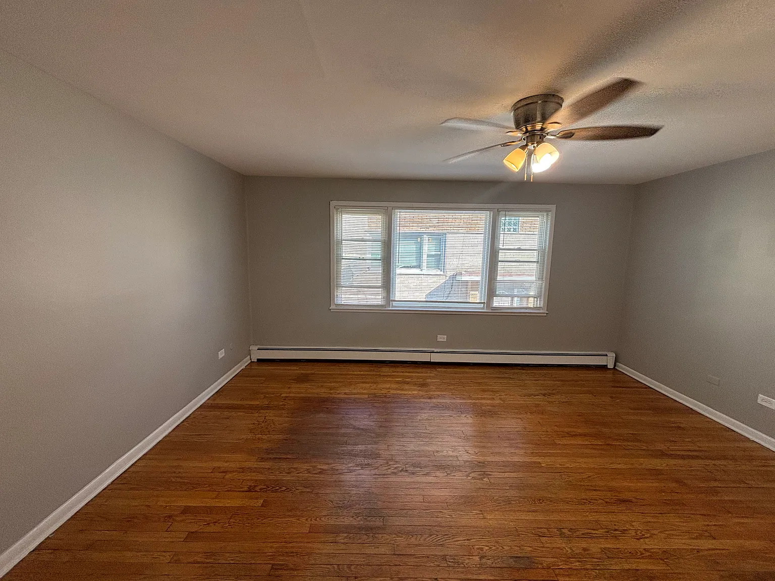 2057 135th Pl — Photo 2