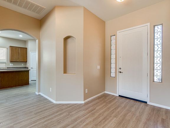 5th image of 41060 W Novak Ln