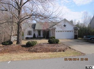 4114 Hemingway Dr, Hickory, NC 28601