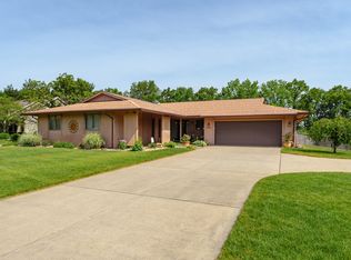 5626 Stoney Brook Rd, Kalamazoo, MI 49009