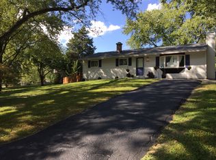 55 Downing St, Maryland Heights, MO