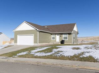 209 Hams Fork Dr, Kemmerer, WY 83101