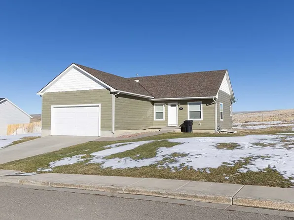 209 Hams Fork Dr, Kemmerer, WY 83101