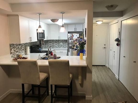 5th image of 1660 Aurora Ave N APT B206
