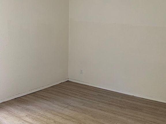 2nd image of 3910 SE 17th Ave APT 4
