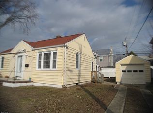215 N Clarendon Ave, Margate, NJ 08402