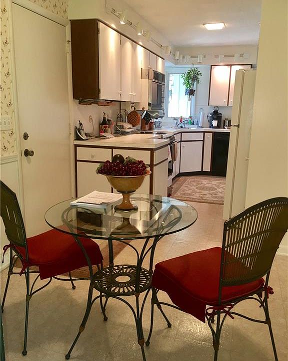 305 Kimry Moor, Fayetteville, NY 13066 Zillow