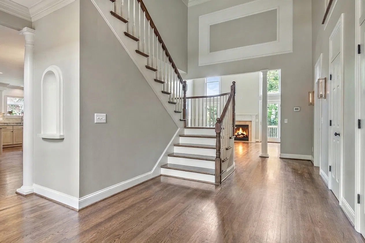 4 bed, 4.5 bath, 3377 sqft, $8,800 — Photo 4