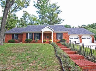 1021 Dogwood Dr, Jefferson City, MO 65109