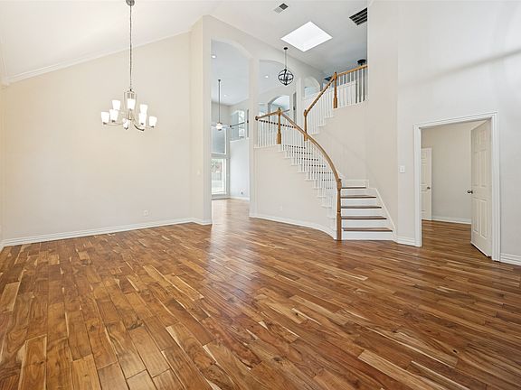 5th image of 841 Forest Hollow Dr