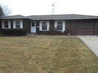 934 N Elmwood Dr, Aurora, IL 60506