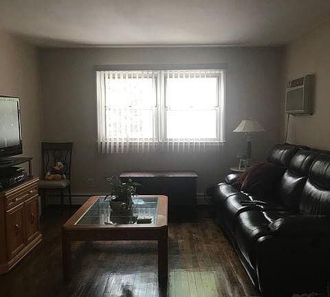 5th image of 48 Ionia Ave