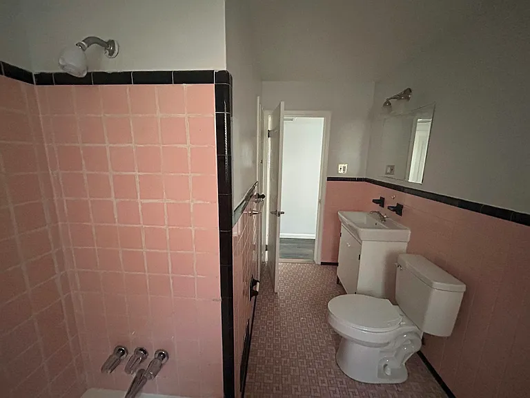 4987 Roosevelt Blvd — Photo 18