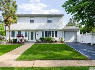 2546 Horace Ct, Bellmore, NY