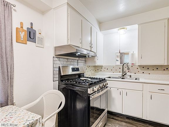 5th image of 1677 Marigold Ave