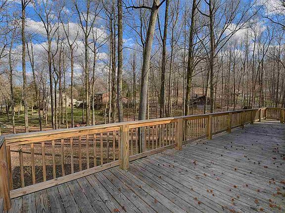 5th image of 425 Forest Glen Dr