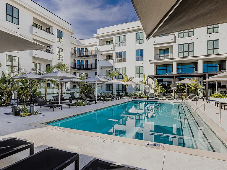 Hollywood Park Residences — Photo 34