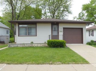 2498 Merfeld Ln, Dubuque, IA 52001