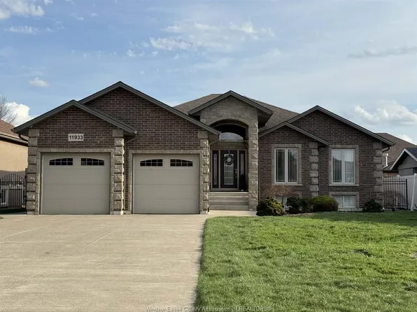 11933 Maisonneuve St, Tecumseh, ON N8N 1R2