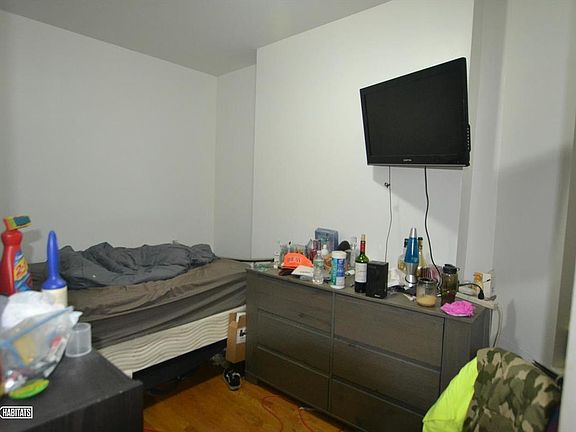 5th image of 1966 A C Powell Blvd APT 5
