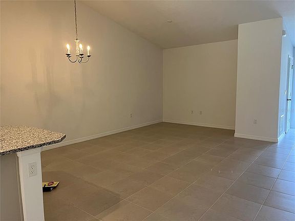5th image of 17 Freneau Ln