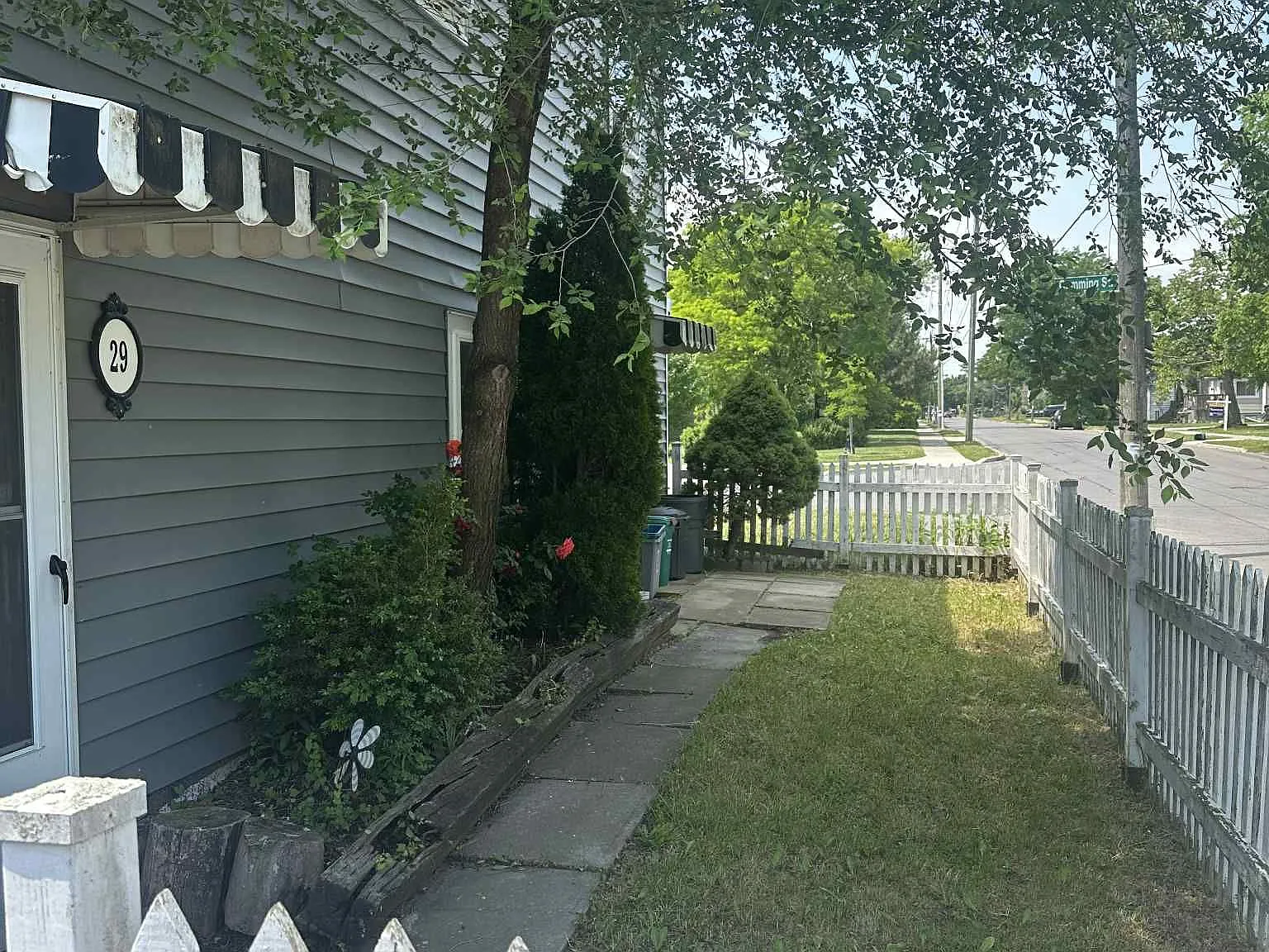 2 bed, $1,600 — Photo 2