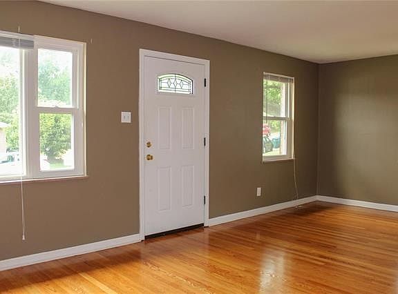 2nd image of 8927 Blackpool Dr