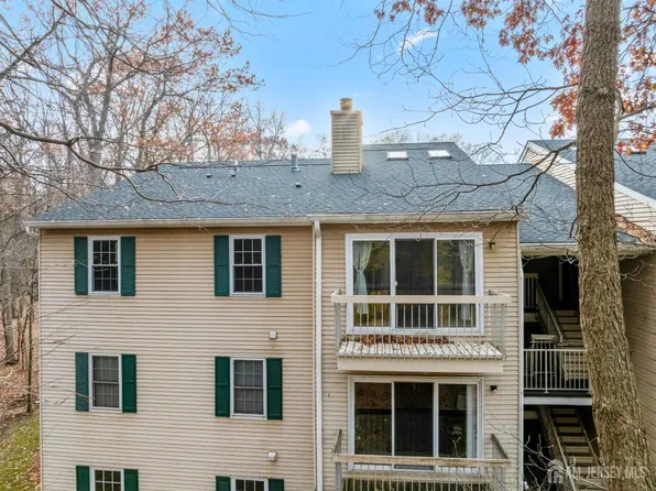 364 McDowell Dr, East Brunswick, NJ 08816
