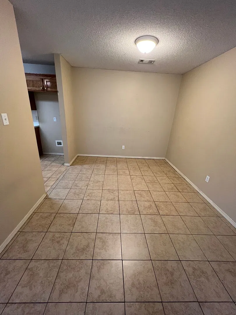 1824 Wilder Lane — Photo 3