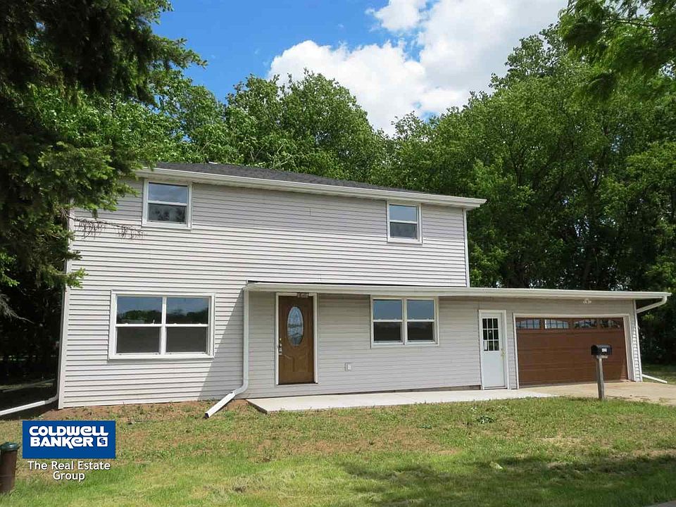 Freshly updated 4 Bed Home!