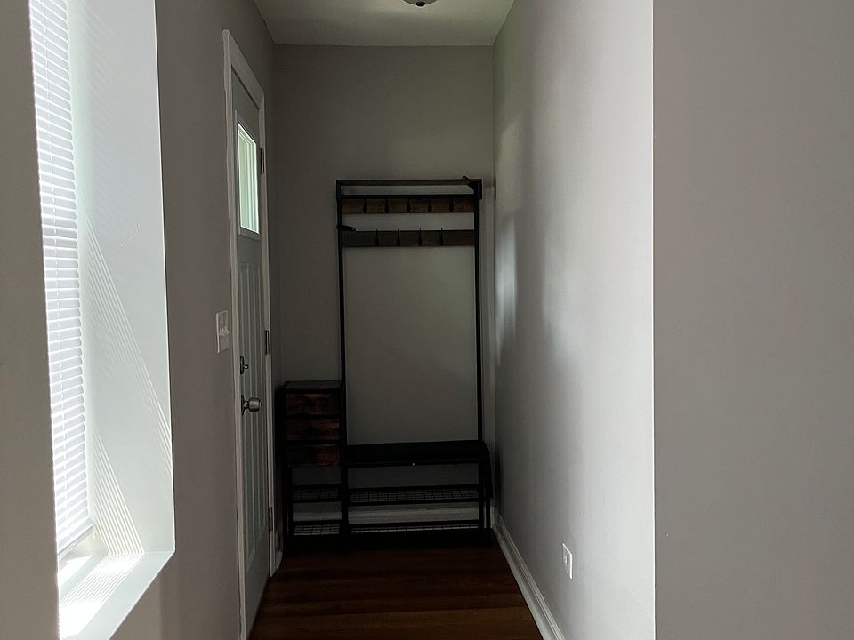 1st image of 1648 W 38th Pl Floor 1
