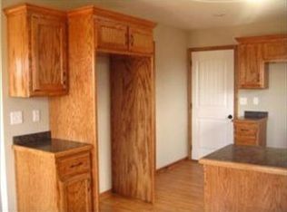 605 E Ridge St, Cameron, MO 64429