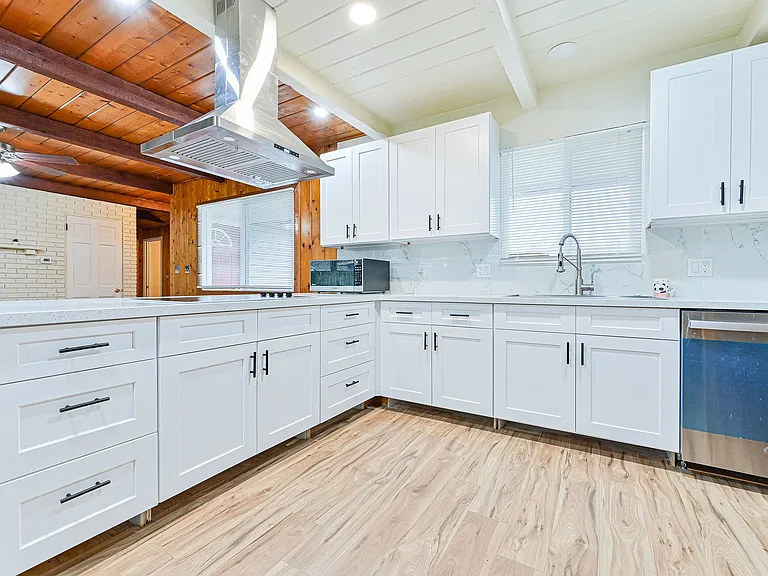 9035 Carol Ave S — Photo 3