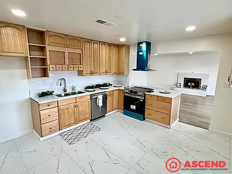 5409 Peppertree Ln — Photo 5