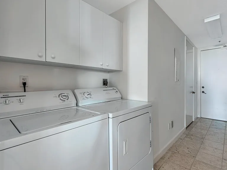 530 Ocean Dr #202 — Photo 18