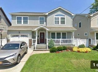 408 Roquette Ave, South Floral Park, NY 11001