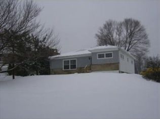 612 Moon Clinton Rd, Coraopolis, PA 15108