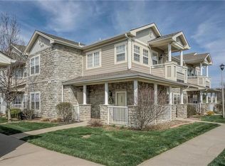 11681 S Roundtree St APT 202, Olathe, KS 66061