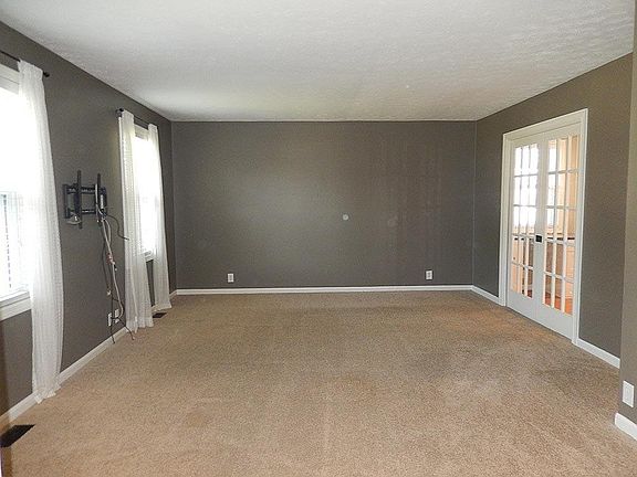 5th image of 8496 Shenstone Dr