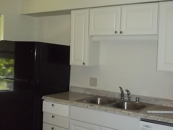 2nd image of 500 Sunrise Ave APT 1
