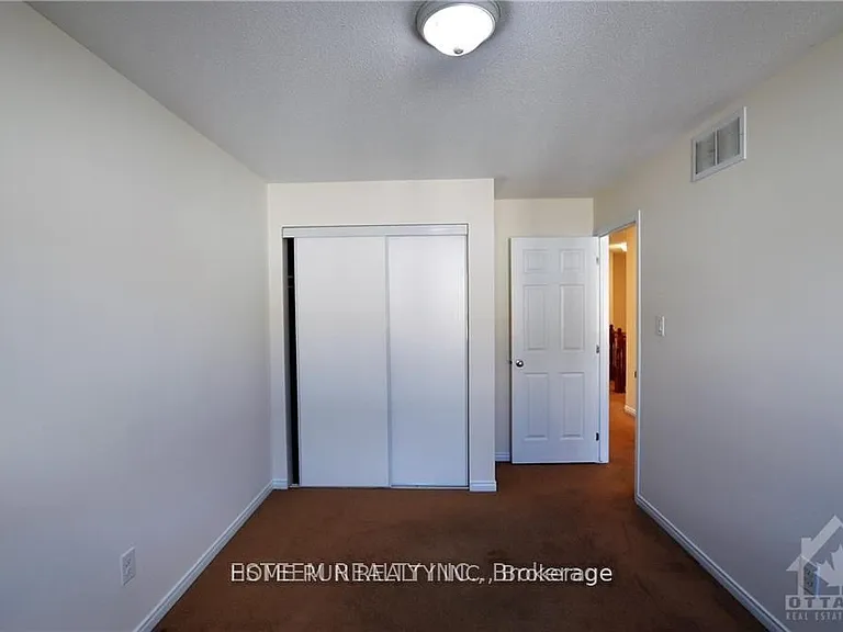 567 Ashbourne Cres — Photo 17