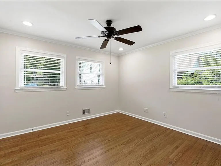 353 Westside Dr — Photo 16