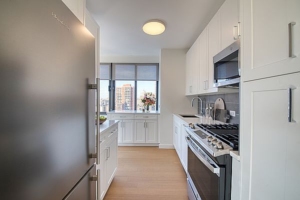 1st image of 301 E 94th St #7B