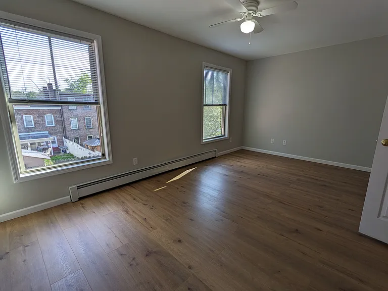 23 E Parmenter St — Photo 9