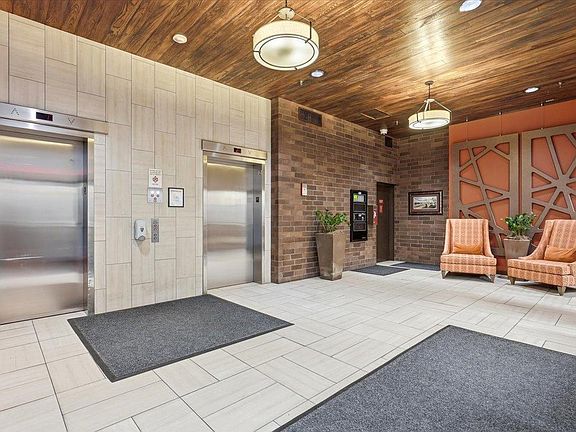 3rd image of 26 10th St W Unit 1809