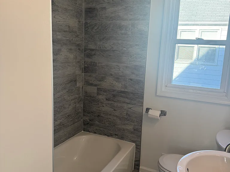 5711 Plainfield Ave — Photo 14